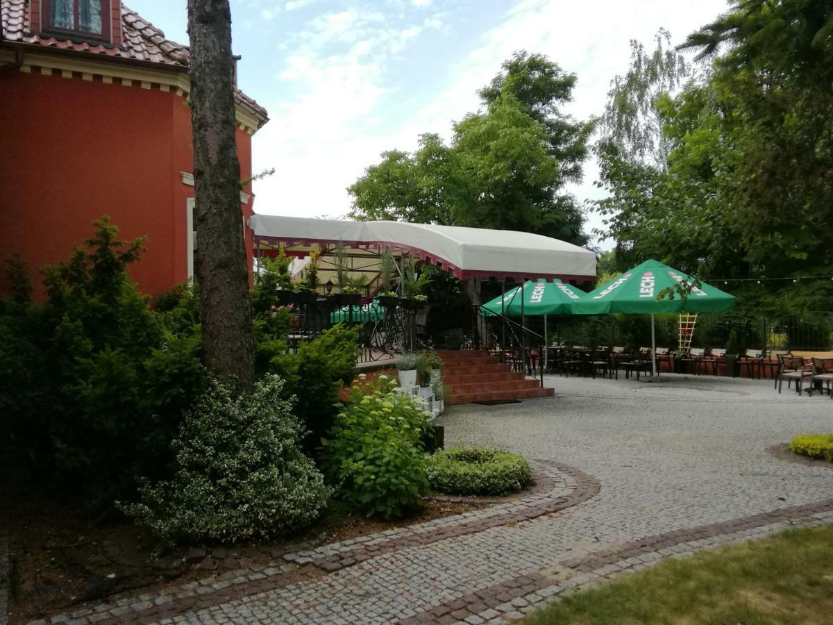 Dworek 1885 Schildberg Exterior foto